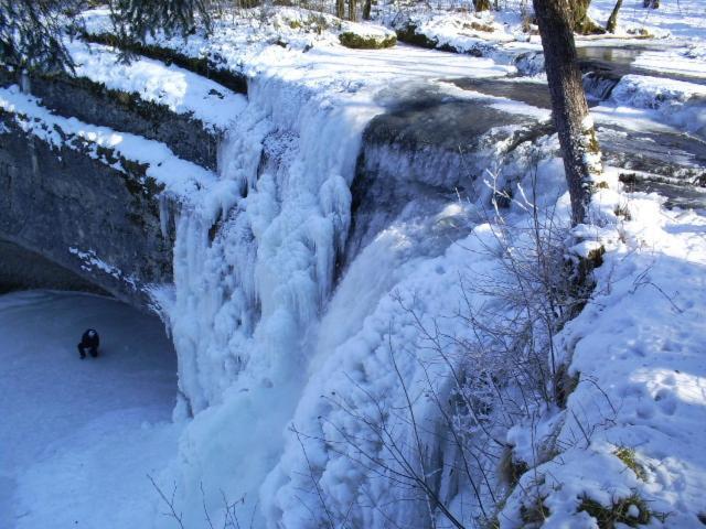 Le Jura En Toutes Saisons Piscine, Spa, Location Vtt, Balades 2Cv, Climatisation Bonlieu Luaran gambar